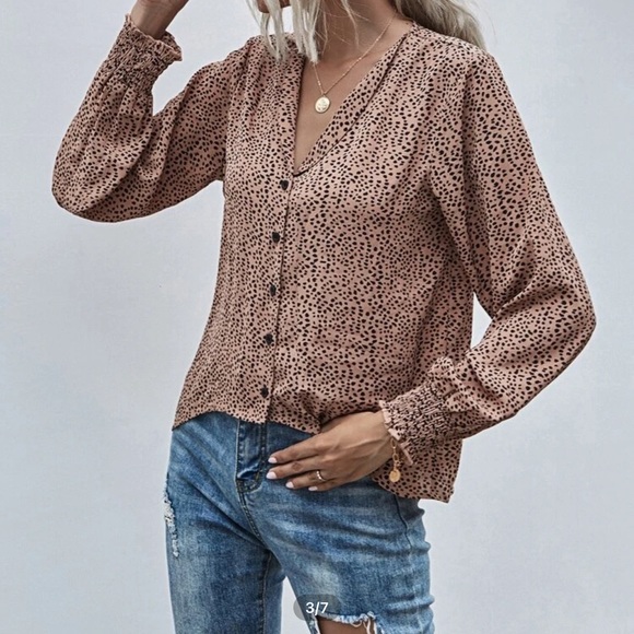 Beautiful woman button up blouse apricot color - Picture 2 of 8